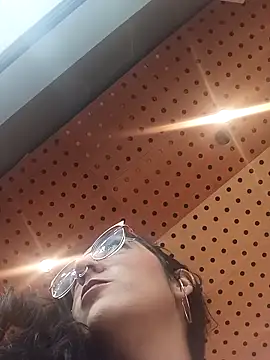 Melinerd online show from 04-08-26, 06:19