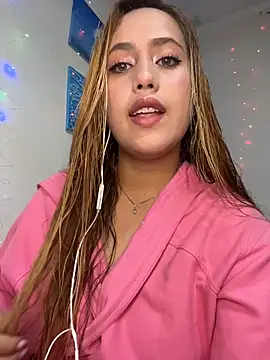 Snapshot of asshly20 chatting on 11-27-25, 08:22 asshly20 online show from 11-27-25, 08:22