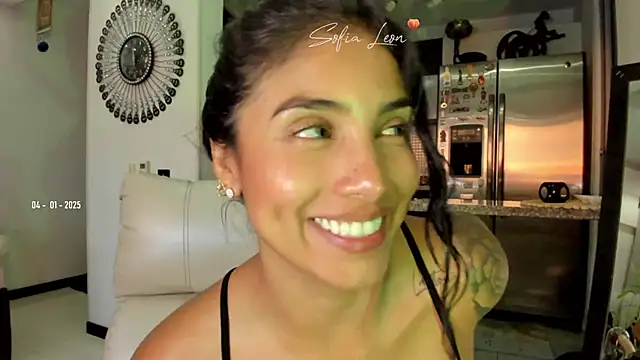 Snapshot of sofiasexhot chatting on 01-05-25, 03:34 sofiasexhot online show from 01-05-25, 03:34