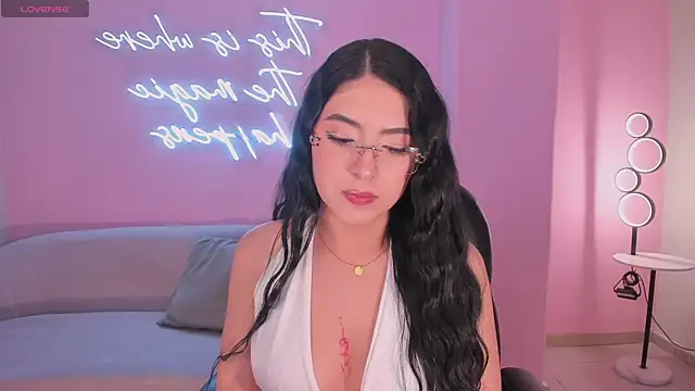 HaileyRoss  online show from 04-15-26, 12:45