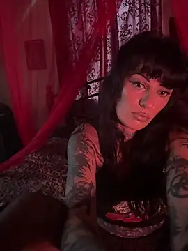 Snapshot of heavymetalvixen chatting on 03-26-26, 04:40 heavymetalvixen online show from 03-26-26, 04:40