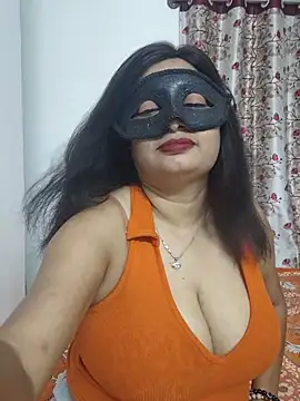 Cute-richa1 online show from 06-12-26, 04:28