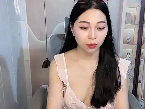 Lousii online show from 04-11-26, 03:00