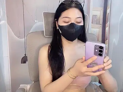 Lousii online show from 04-27-26, 02:42