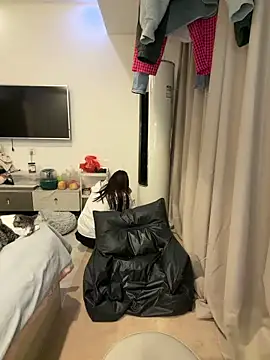 XX125216 online show from 12-04-25, 01:31