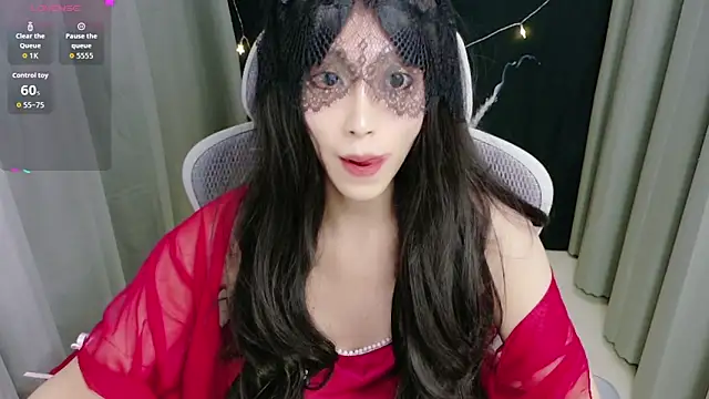 Lulu QAQ online show from 11-19-25, 01:44