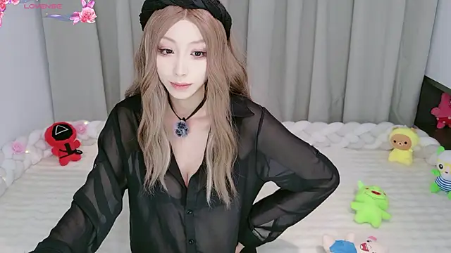 Snapshot of Lulu_QAQ chatting on 06-12-26, 01:43 Lulu QAQ online show from 06-12-26, 01:43