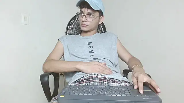 Snapshot of andrew_dann chatting on 11-20-25, 06:24 andrew dann online show from 11-20-25, 06:24