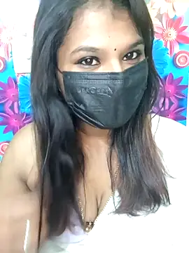 Snapshot of Premalatha_28 chatting on 11-21-25, 03:11 Premalatha 28 online show from 11-21-25, 03:11