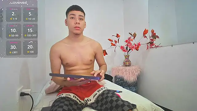 Lucastorrez01 online show from 11-20-25, 03:28