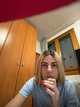 Snapshot of feliciafelon chatting on 12-05-25, 08:27 feliciafelon online show from 12-05-25, 08:27