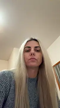 Snapshot of feliciafelon chatting on 02-02-26, 08:18 feliciafelon online show from 02-02-26, 08:18