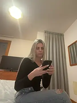 Snapshot of feliciafelon chatting on 02-21-26, 09:05 feliciafelon online show from 02-21-26, 09:05