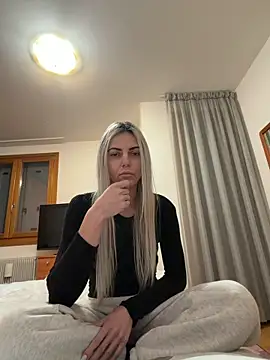 Snapshot of feliciafelon chatting on 02-22-26, 06:06 feliciafelon online show from 02-22-26, 06:06