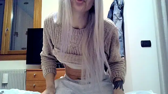 Snapshot of feliciafelon chatting on 03-04-26, 05:52 feliciafelon online show from 03-04-26, 05:52