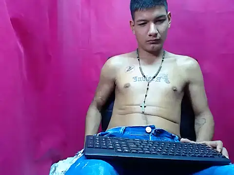 Snapshot of hot1090 chatting on 11-17-25, 07:19 hot1090 online show from 11-17-25, 07:19