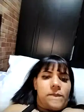 Snapshot of Brunasales chatting on 11-16-25, 03:45 Brunasales online show from 11-16-25, 03:45