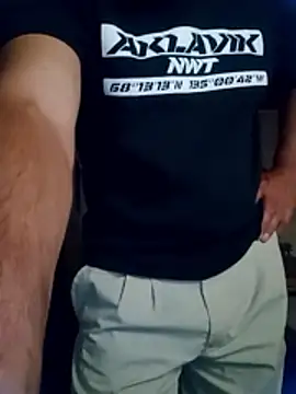 Snapshot of MilfyDilf40 chatting on 11-23-25, 03:28 MilfyDilf40 online show from 11-23-25, 03:28