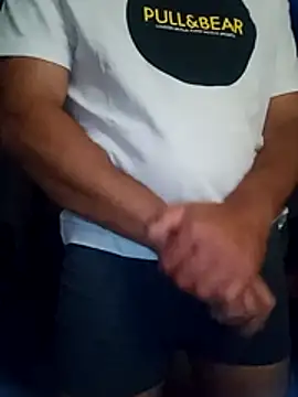 Snapshot of MilfyDilf40 chatting on 11-25-25, 03:50 MilfyDilf40 online show from 11-25-25, 03:50