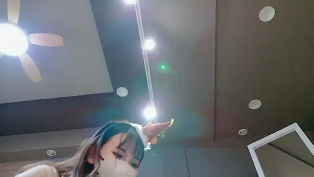 Snapshot of niko-jpn chatting on 12-18-25, 01:28 niko-jpn online show from 12-18-25, 01:28