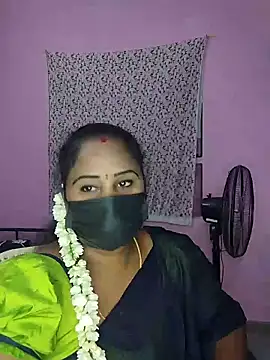 Snapshot of Tamil_devagi chatting on 06-08-26, 07:47 Tamil devagi online show from 06-08-26, 07:47