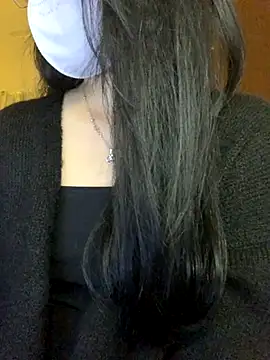 Snapshot of Hanni_22 chatting on 11-20-25, 04:18 Hanni 22 online show from 11-20-25, 04:18