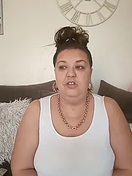 Snapshot of Nova-WiseX chatting on 12-02-25, 11:37 Nova-WiseX online show from 12-02-25, 11:37