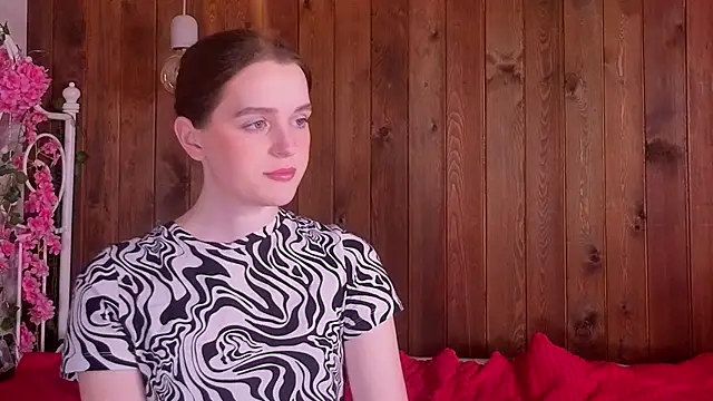 Snapshot of CathrineBinnie chatting on 12-02-25, 08:59 CathrineBinnie online show from 12-02-25, 08:59