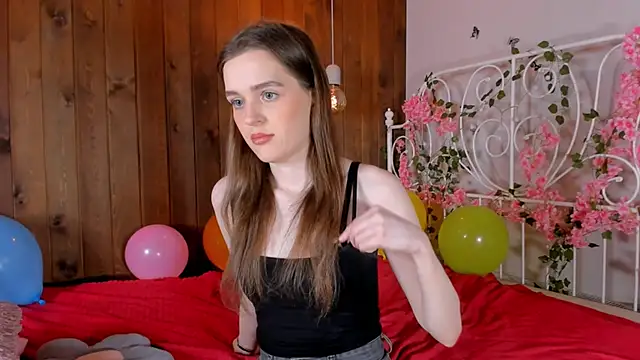 Snapshot of CathrineBinnie chatting on 12-04-25, 08:50 CathrineBinnie online show from 12-04-25, 08:50