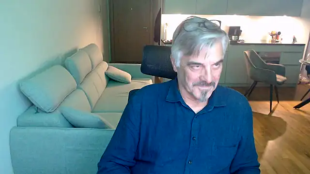 Buidapest online show from 02-06-26, 12:04