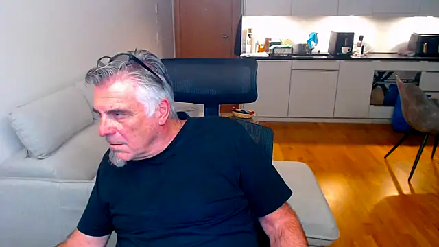 Buidapest online show from 03-27-26, 10:31