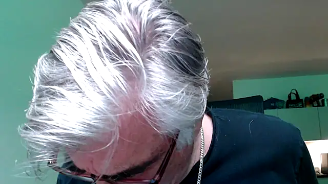 Snapshot of Buidapest chatting on 05-16-26, 06:21 Buidapest online show from 05-16-26, 06:21