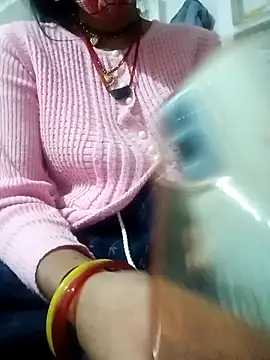 Snapshot of Anushasharma89 chatting on 12-14-25, 12:27 Anushasharma89 online show from 12-14-25, 12:27