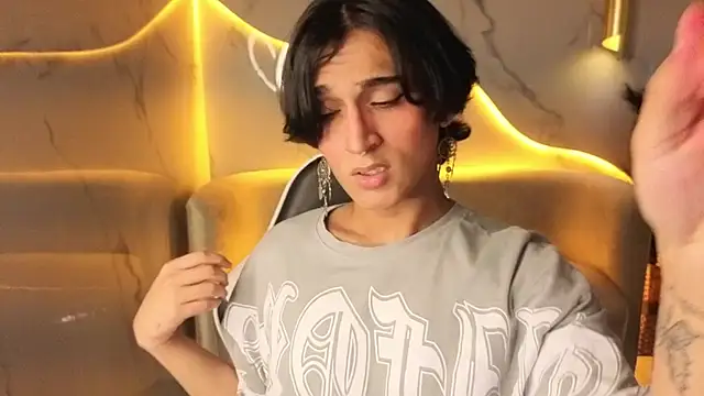 Snapshot of zoe_tp chatting on 12-01-25, 08:03 zoe tp online show from 12-01-25, 08:03