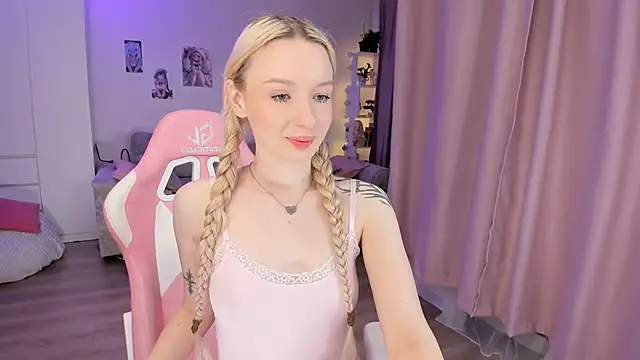 Tiffany Paw online show from 03-18-26, 03:20