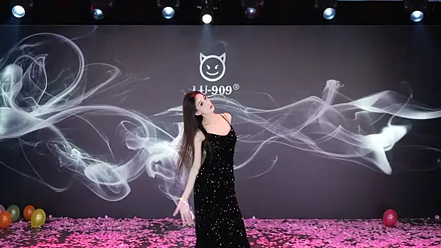 Snapshot of LU-909 chatting on 12-04-25, 08:12 LU-909 online show from 12-04-25, 08:12