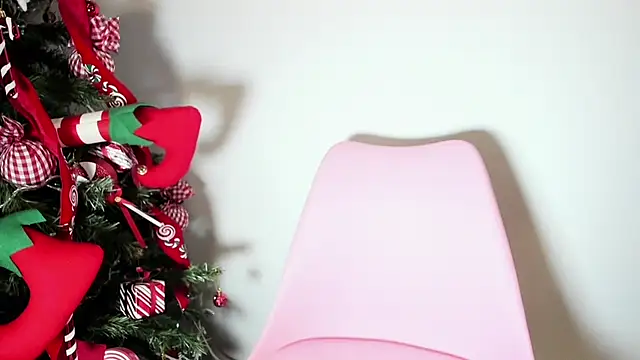 latinbitch online show from 12-17-25, 06:52