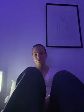 Snapshot of Sandrasnoww chatting on 11-25-25, 08:09 Sandrasnoww online show from 11-25-25, 08:09