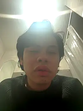 Snapshot of UzielOOO chatting on 11-16-25, 10:26 UzielOOO online show from 11-16-25, 10:26