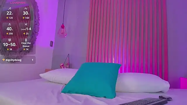 Snapshot of nicolesteele_ chatting on 11-26-25, 07:37 nicolesteele online show from 11-26-25, 07:37