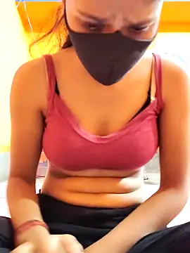 Snapshot of Minakshi-Gi chatting on 12-19-25, 08:21 Minakshi-Gi online show from 12-19-25, 08:21