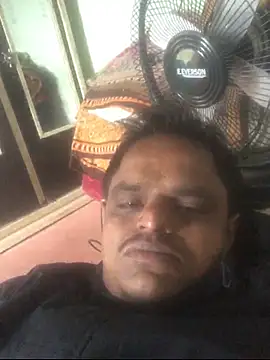 Snapshot of sexguruxxx chatting on 11-29-25, 04:04 sexguruxxx online show from 11-29-25, 04:04