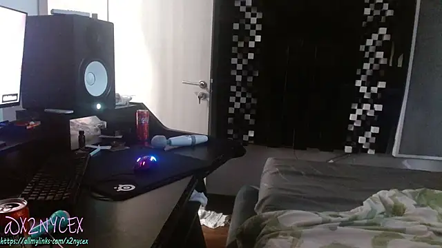 x2nycex  online show from 12-23-25, 08:23