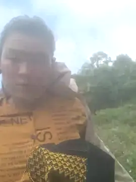 Snapshot of meomeo-00 chatting on 11-22-25, 02:21 meomeo-00 online show from 11-22-25, 02:21