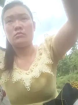 Snapshot of meomeo-00 chatting on 11-24-25, 03:06 meomeo-00 online show from 11-24-25, 03:06