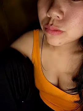 Xiu-L online show from 12-15-25, 03:38