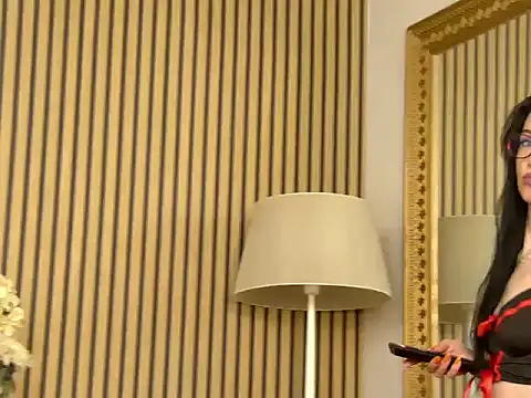 Snapshot of IvyCole chatting on 12-04-25, 07:28 IvyCole online show from 12-04-25, 07:28