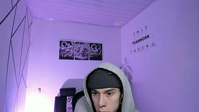 Snapshot of James_Adams_01 chatting on 12-17-25, 11:49 James Adams 01 online show from 12-17-25, 11:49