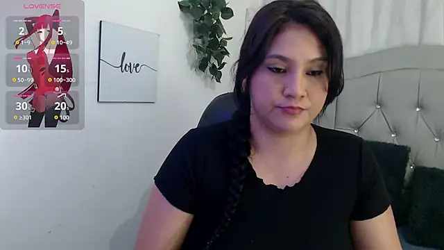 Snapshot of Rubby_Hott chatting on 12-15-25, 08:02 Rubby Hott online show from 12-15-25, 08:02