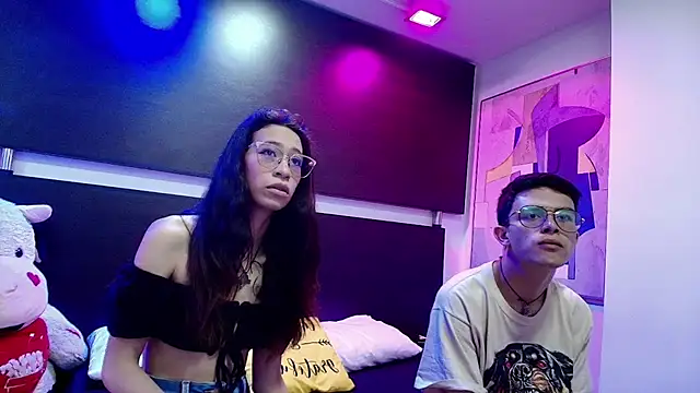 Snapshot of Lianna_and_Jean chatting on 11-18-25, 12:42 Lianna and Jean online show from 11-18-25, 12:42